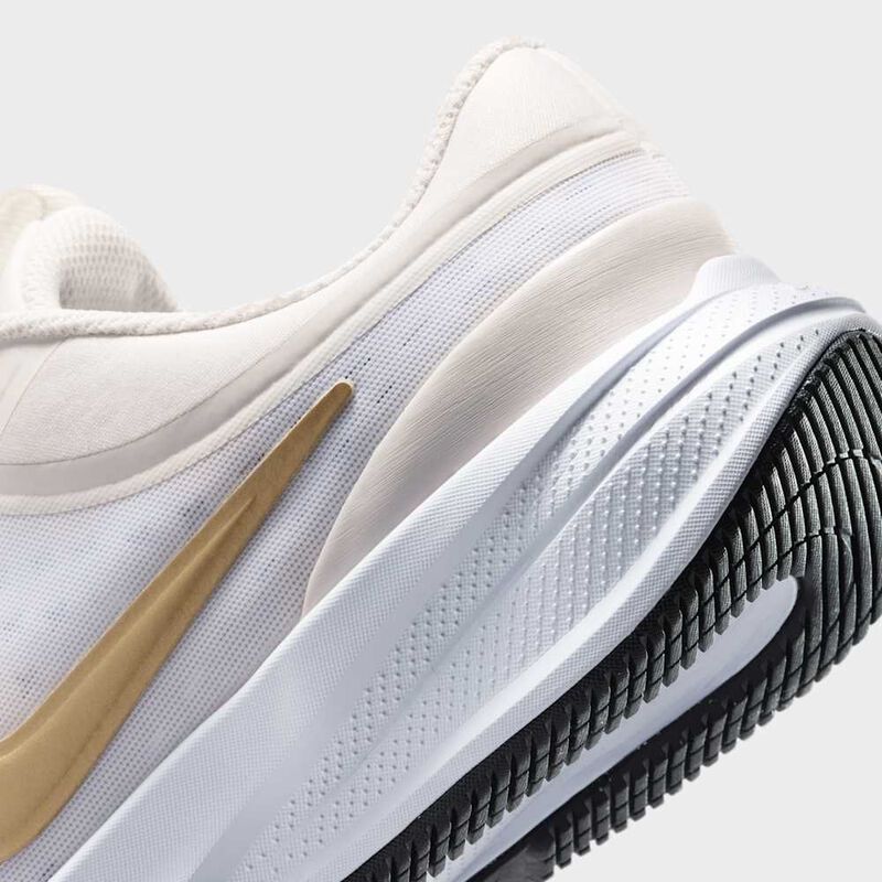 Nike Star Runner 5, Tinte platino/Negro/Oro metalizado, hi-res