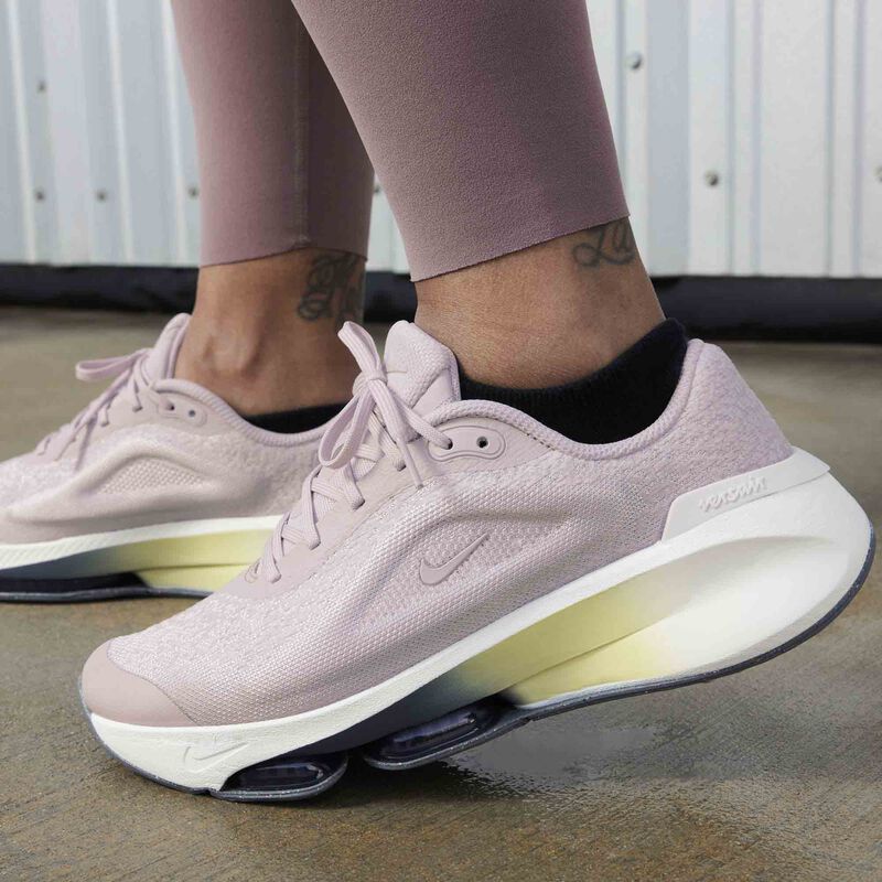Nike Versair, Violeta Platino/Malva Ahumado/Amarillo Suave/Violeta Platino, hi-res