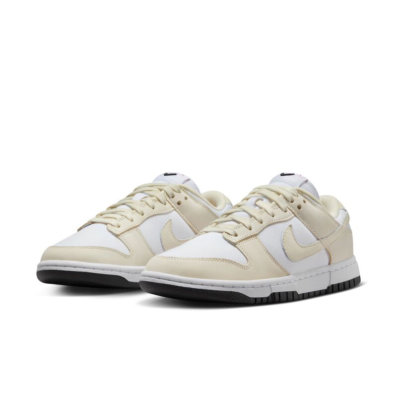 Nike Dunk Low LX NBHD, Leche de Coco/Blanco, hi-res