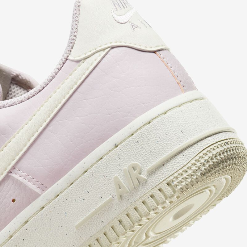 Nike Air Force 1 '07, Violeta Platino/Leche De Coco/Voltio/Vela, hi-res