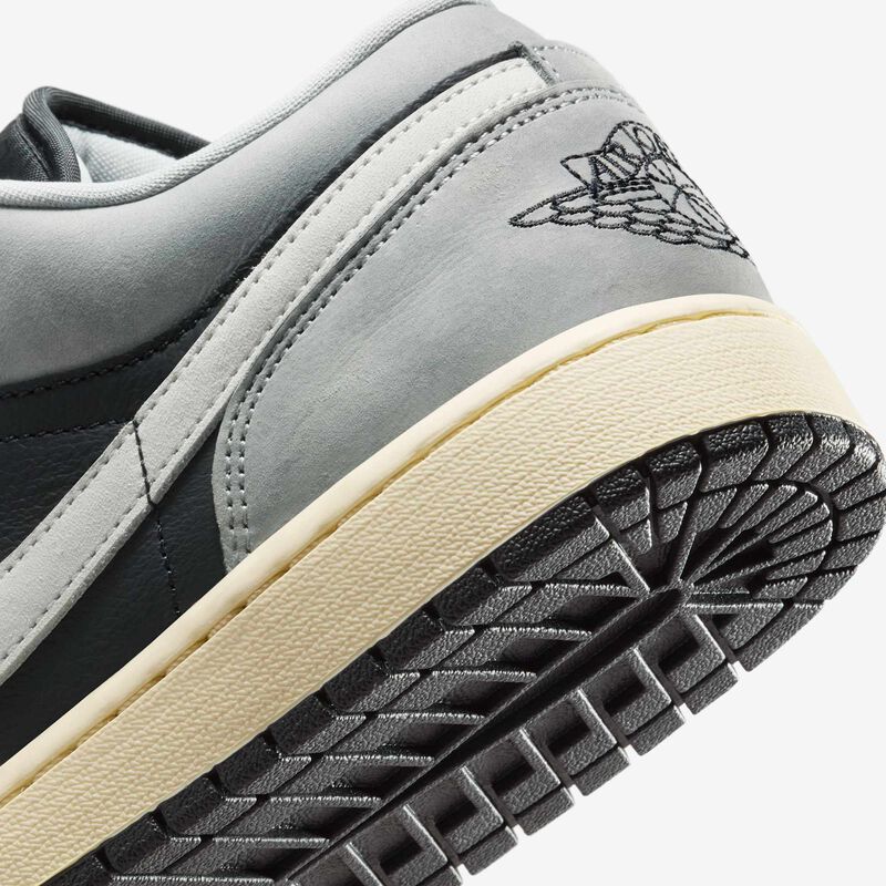 Air Jordan 1 Low SE, Gris humo claro/Vela/Muselina/Negro, hi-res