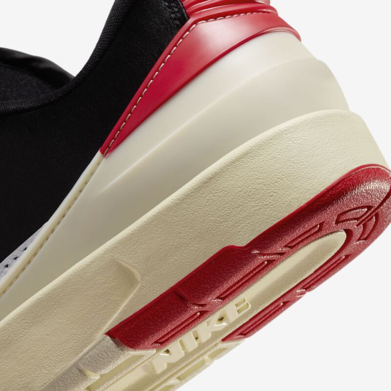Air Jordan 2 Retro Low, Blanco/Negro/Leche de coco/Rojo universitario, hi-res