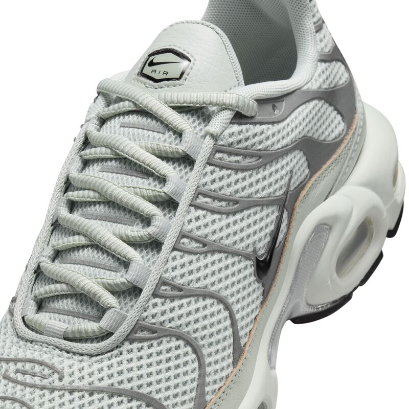 Nike Air Max Plus, Plata Claro/Cromo/Hueso Claro/Negro, hi-res