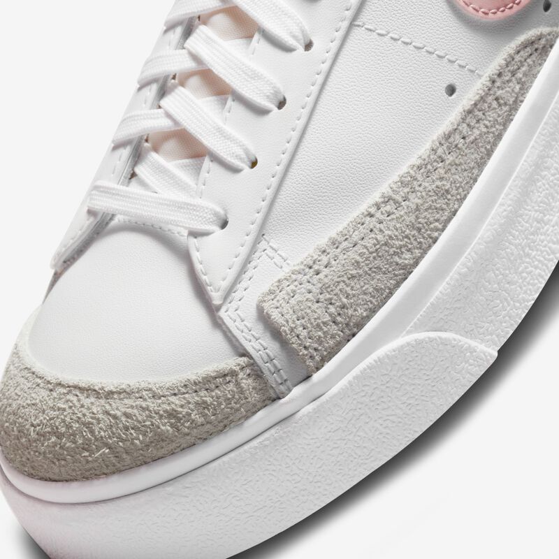 Nike Blazer Low Platform, Blanco/Rosa Esmalte-Blanco Cumbre-Negro, hi-res
