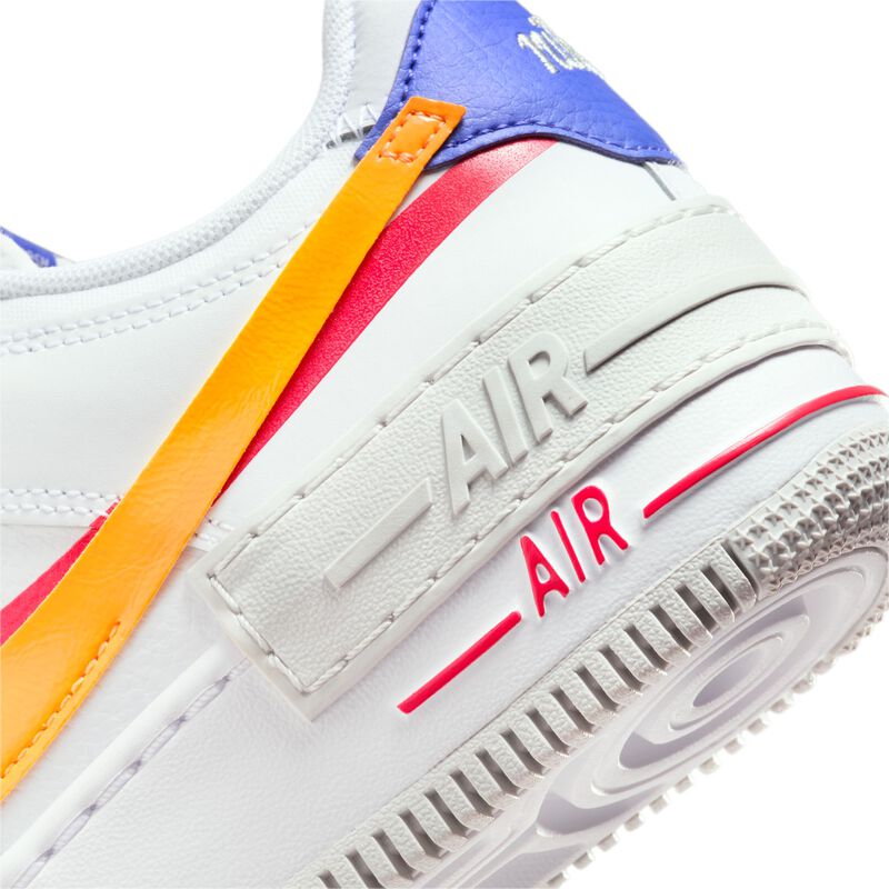 Nike Air Force 1 Shadow, Blanco/Rojo sirena/Polvo fotón/Reloj de sol, hi-res