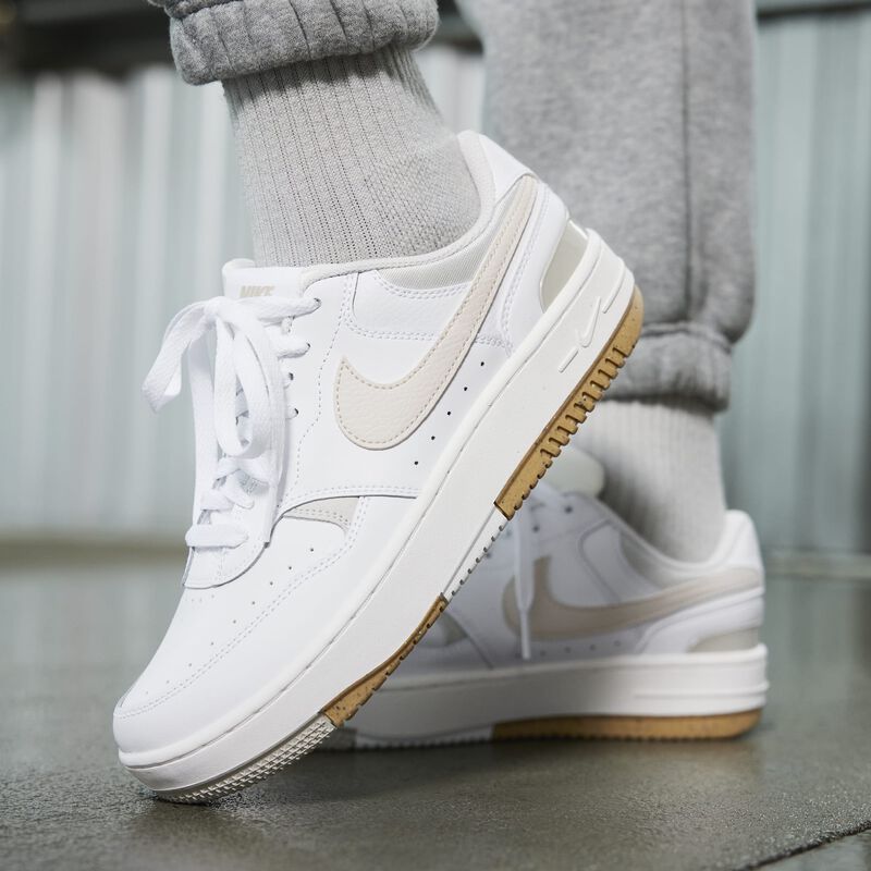 Nike Gamma Force, Blanco/Fantasma-Hueso Claro-Deriva De Arena, hi-res
