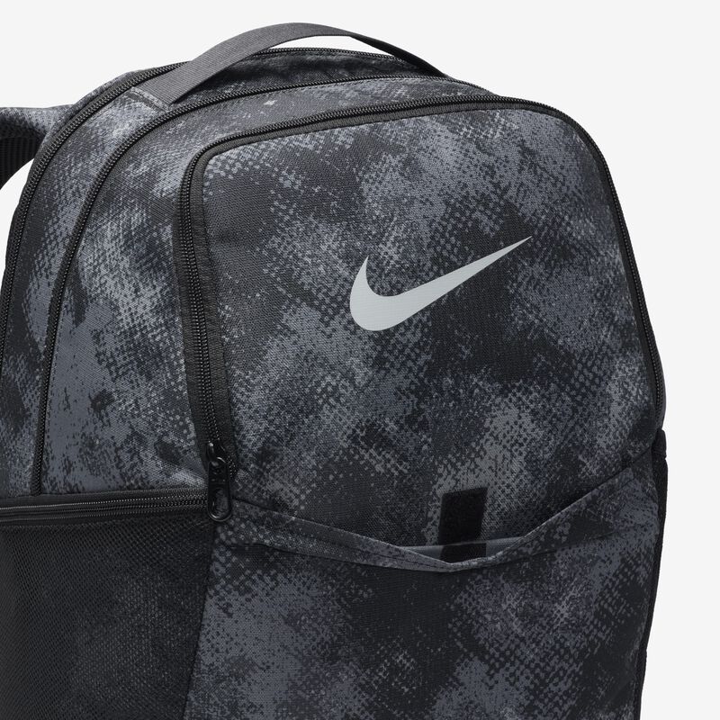 Nike Brasilia, Gris Hierro/Negro/Gris Humo Claro, hi-res