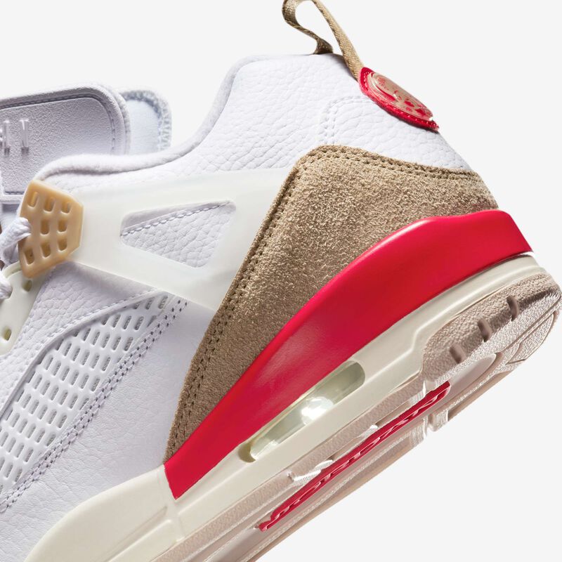 Jordan Spizike Low, Blanco/Camuflaje del Desierto/Vela/Rojo Fuego, hi-res