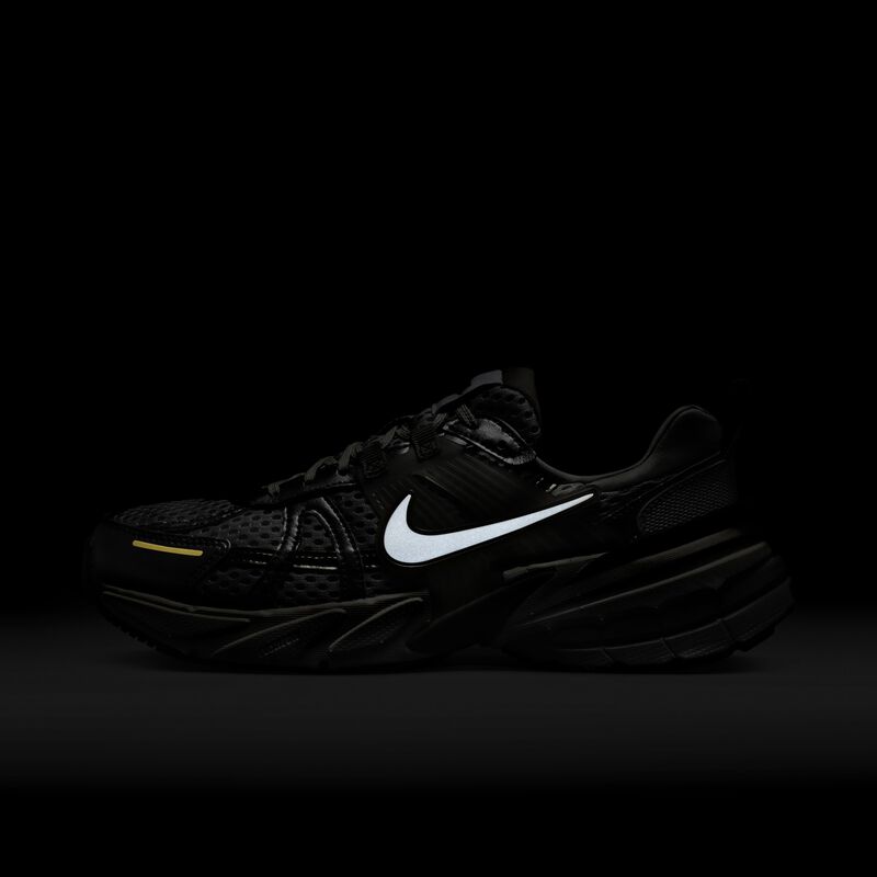 Nike V2K Run, Blanco/Caqui/Plata Metalizado/Blanco, hi-res