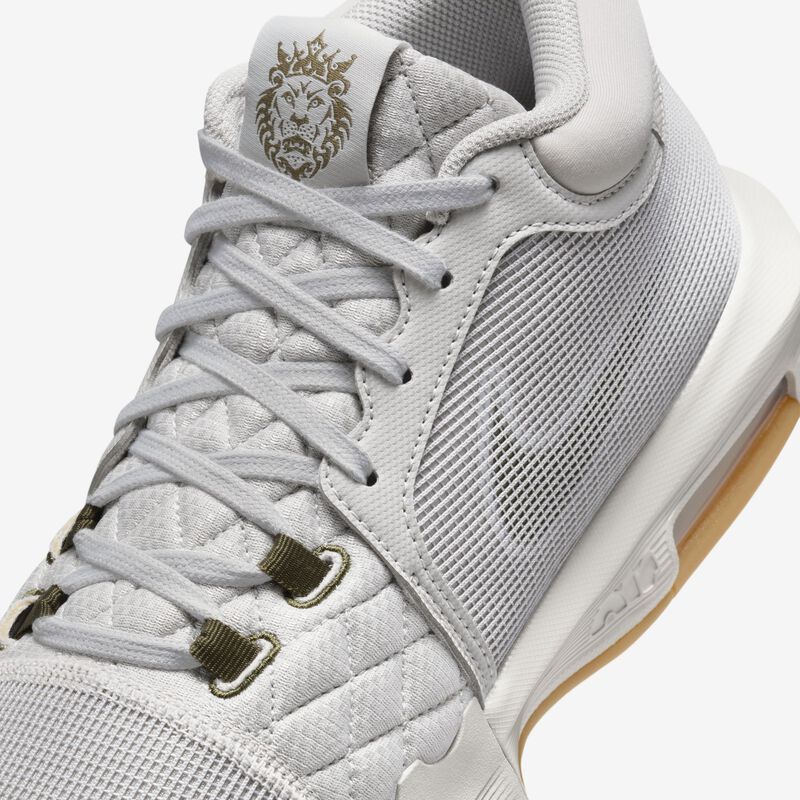 LeBron Witness 8, Mineral De Hierro Claro/Vela/Goma Marrón Claro/Olivo Medio, hi-res