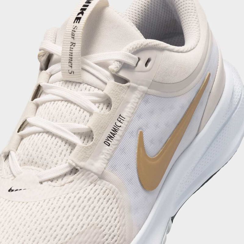 Nike Star Runner 5, Tinte platino/Negro/Oro metalizado, hi-res