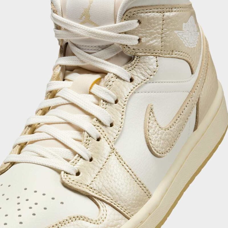 Air Jordan&nbsp;1 Mid SE, Vela/Marfil p&aacute;lido/Oro team, hi-res