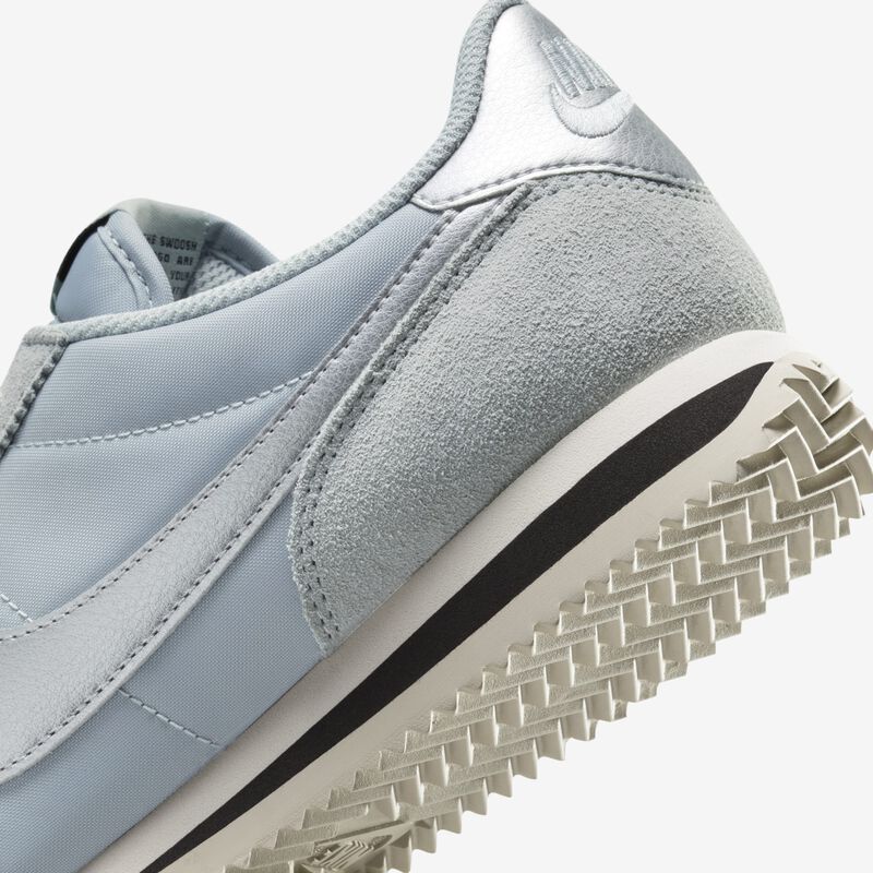 Nike Cortez Textile, Piedra Pómez Claro/Marrón Verdoso Claro/Negro/Plata Metalizado, hi-res