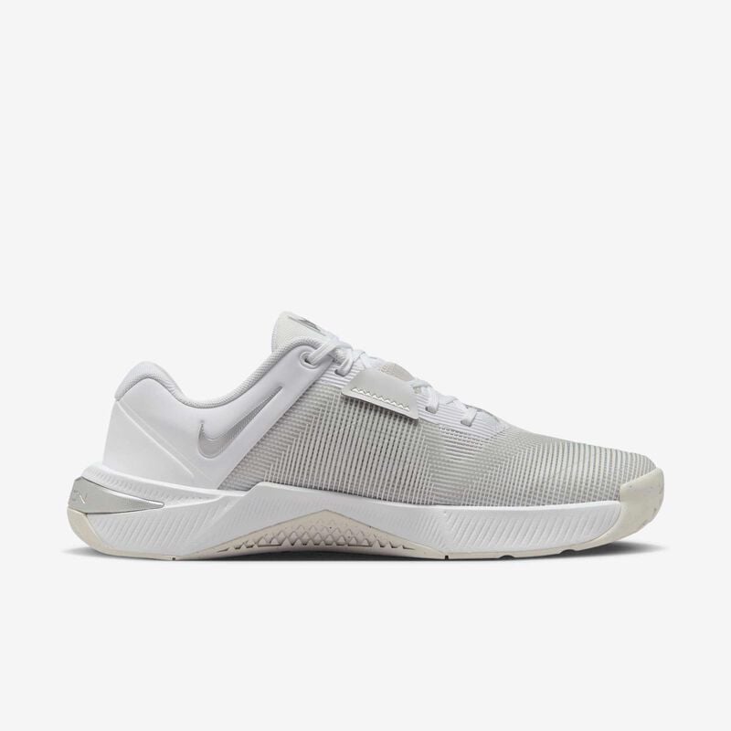 Nike Metcon 10, Blanco/Tinte Platino/Gris Lobo/Plata metalizado, hi-res