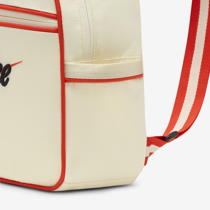 Nike Sportswear Futura 365, Leche De Coco/Rojo Picante/Negro, hi-res