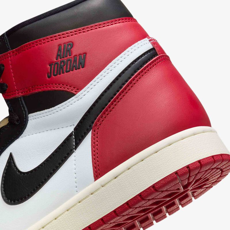 Air Jordan 1 Retro High OG "Black Toe", Blanco/Negro-Rojo Universitario-Vela, hi-res