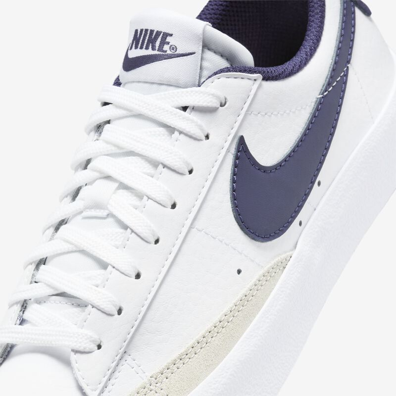 Nike Blazer Low 77, Blanco/Azul marino medianoche-Gris fútbol, hi-res