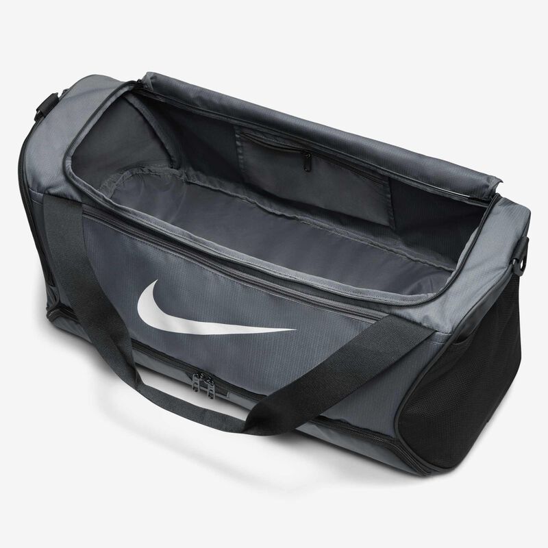 Nike Brasilia 9.5, Gris Hierro/Negro/Blanco, hi-res