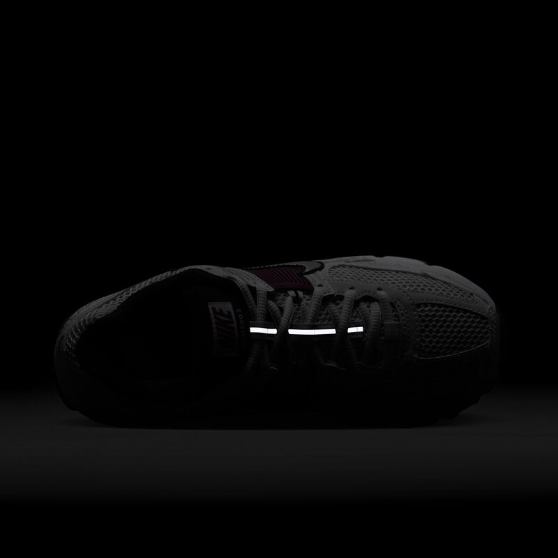 Nike Zoom Vomero 5, Blanco/Platino Puro/Fucsia Intenso/Platino Metálico, hi-res