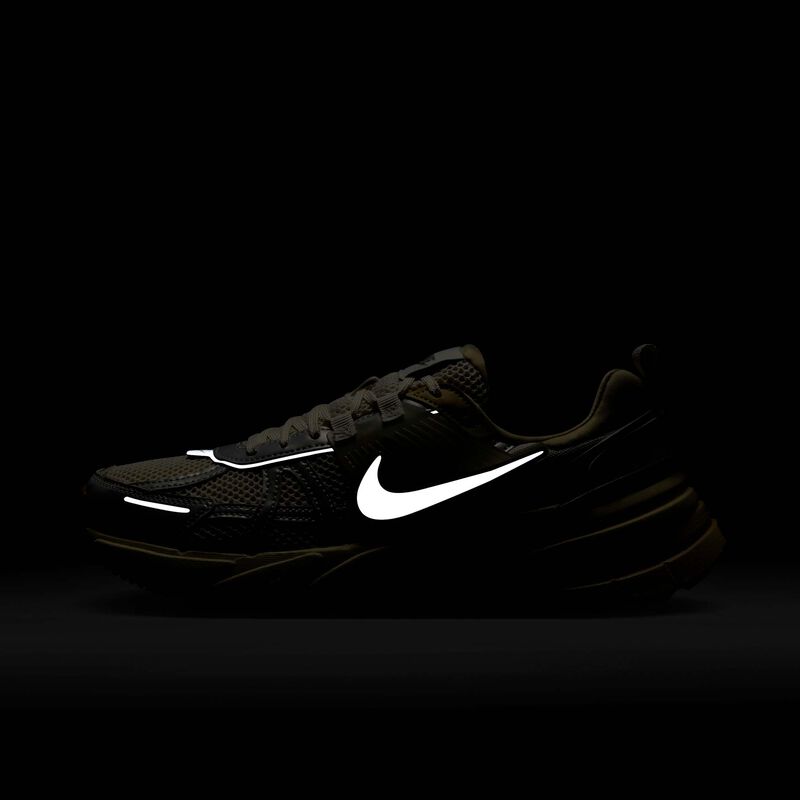 Nike V2K Run, Vela/Caqui Claro/Gris Humo Claro/Vela, hi-res