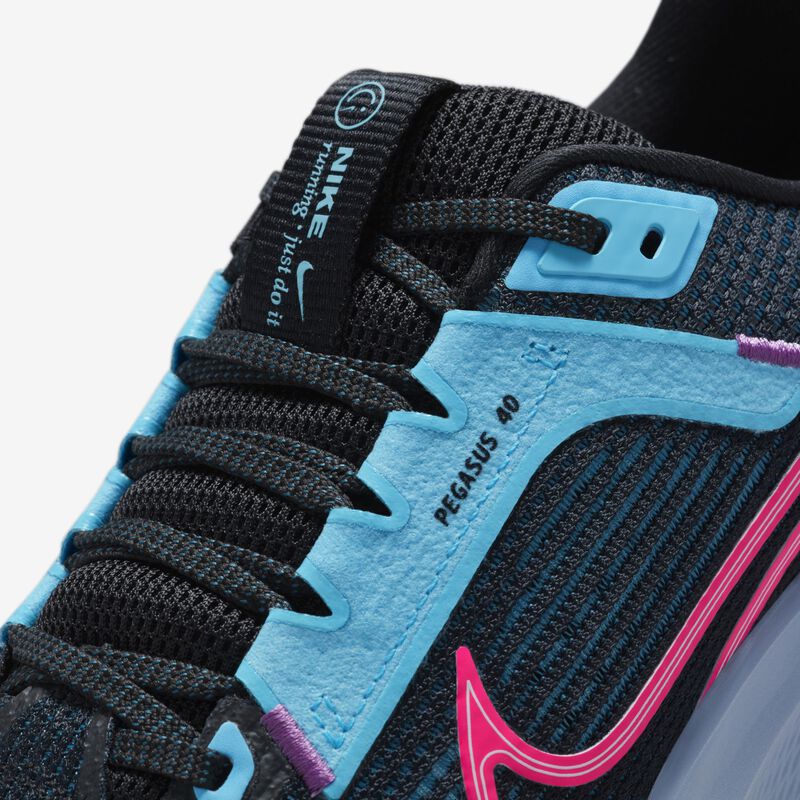 Nike Pegasus 40 SE, Negro/Abismo verde/Azul Báltico/Rosa intenso, hi-res
