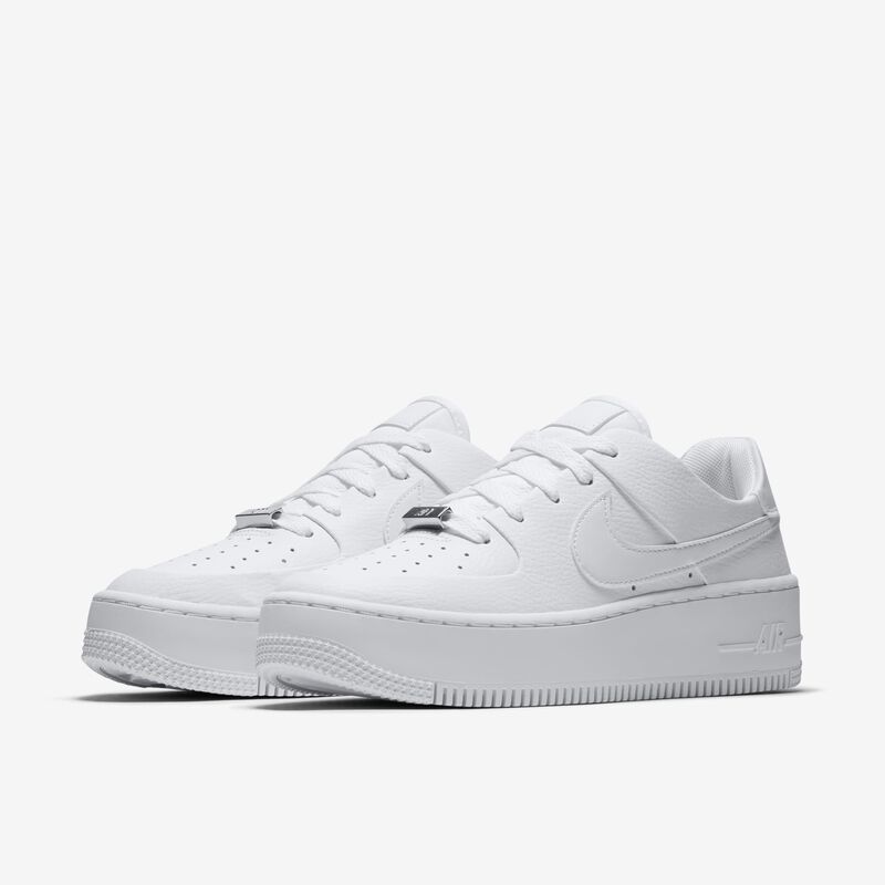 Nike Air Force 1 Sage Low, Blanco/Oro Metálico Coin/Negro, hi-res