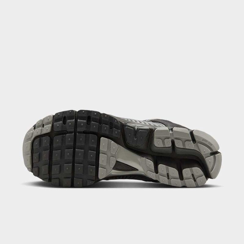 Zapatilla Nike Vomero, Gris, hi-res