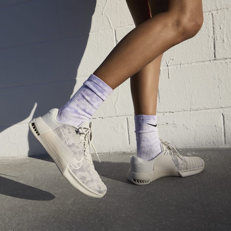 Nike Metcon 9 AMP, Hueso Claro/Marrón Madera Mineral Claro/Fantasma/Vela, hi-res
