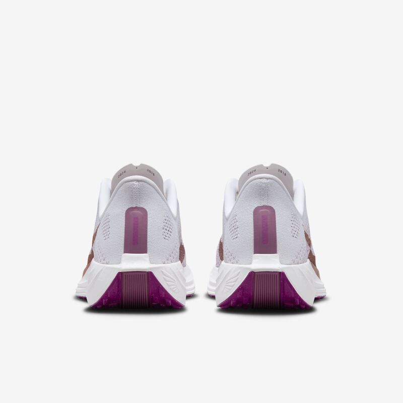 Nike Pegasus Plus, Blanco/Metalizado Rojo Bronce-Platino Violeta, hi-res