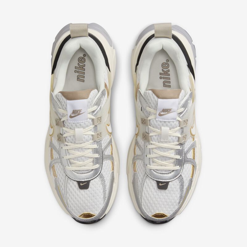 Nike V2K Run, Blanco/Caqui/Plata Metalizado/Blanco, hi-res
