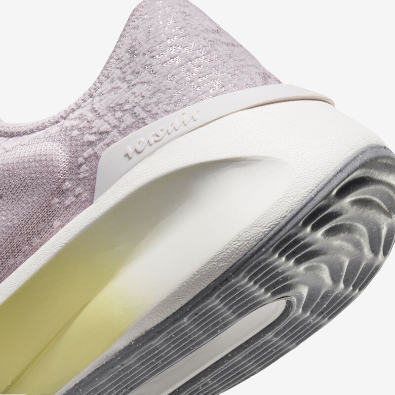 Nike Versair, Violeta Platino/Malva Ahumado/Amarillo Suave/Violeta Platino, hi-res