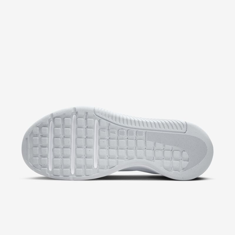 Nike MC Trainer 3, Blanco/Polvo Fotón/Platino Metalizado, hi-res