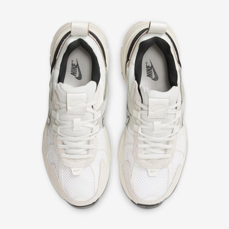 Nike V2K Run, Blanco Cumbre/Blanco/Marrón Verdoso Claro/Cromo, hi-res