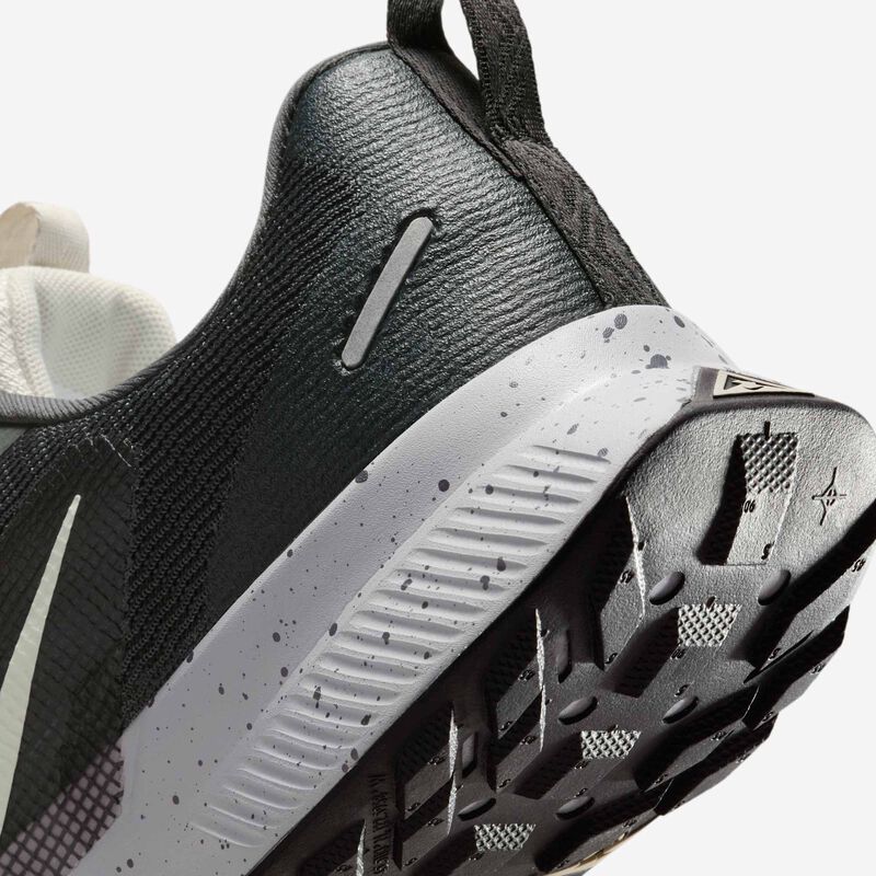 Nike Juniper Trail 3, Gris Humo Oscuro/Negro/Gris Lobo/Marrón Verdoso Claro, hi-res