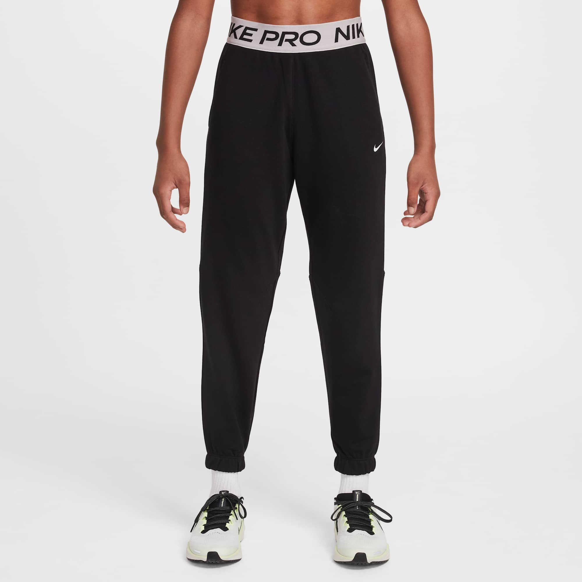 Nike Pro Fleece, Negro/Negro/Violeta Platino/Blanco, hi-res