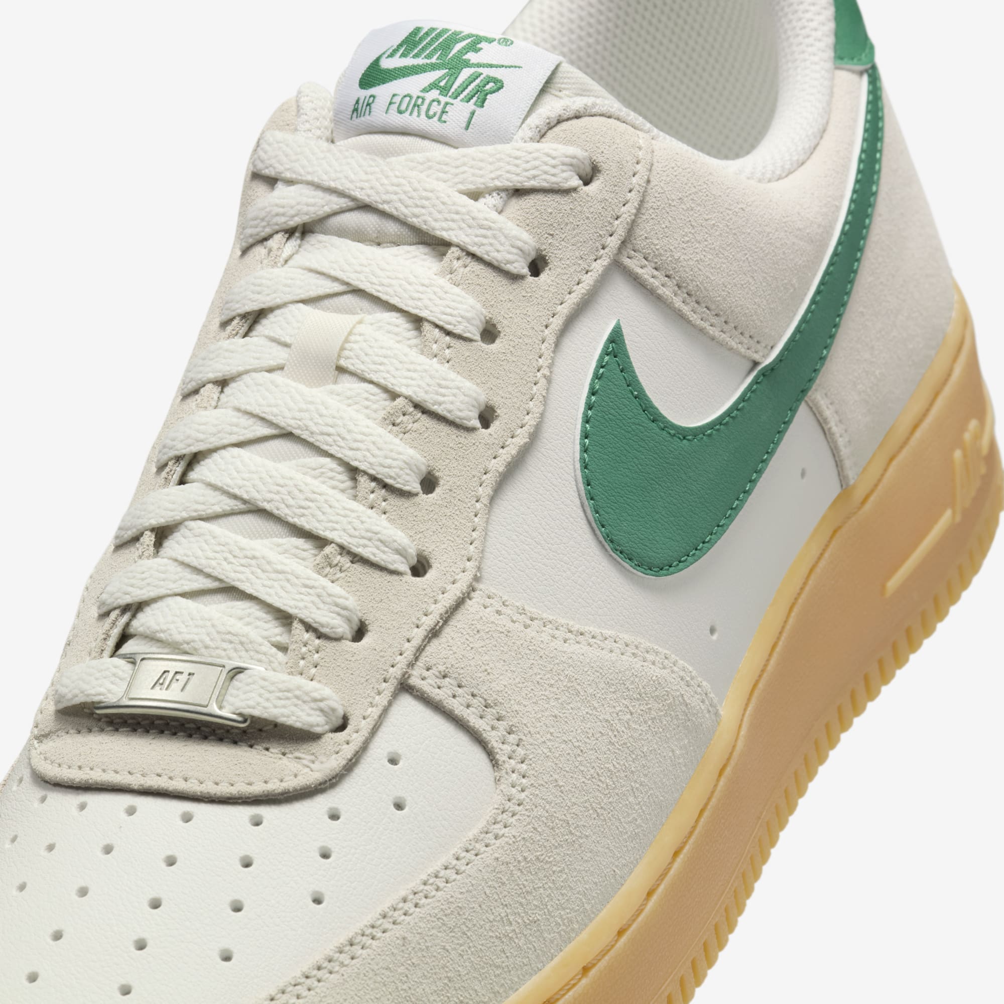 Compra Nike Air Force 1 '07 LV8 por PEN 599.90 | Nike Perú