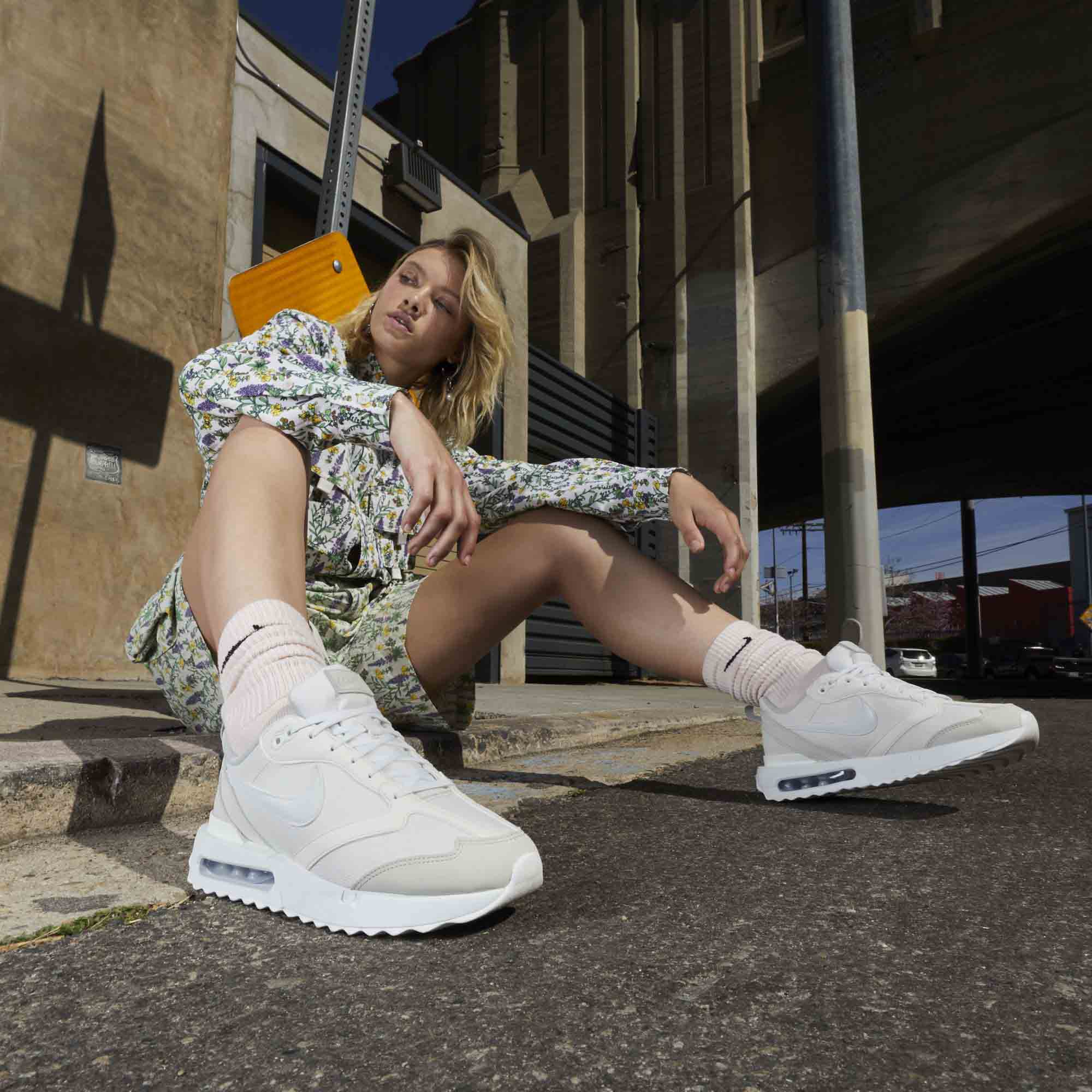 Nike air blancas mujer peru clearance