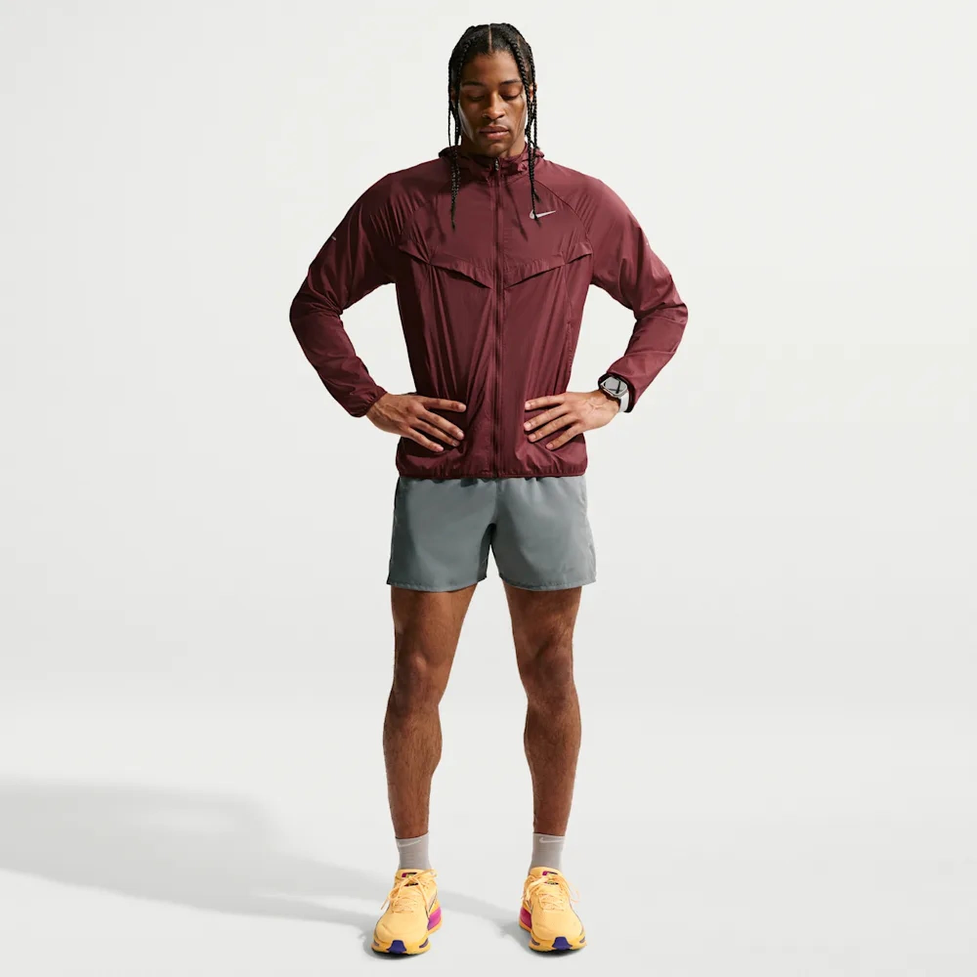 Nike Miler, Gris humo